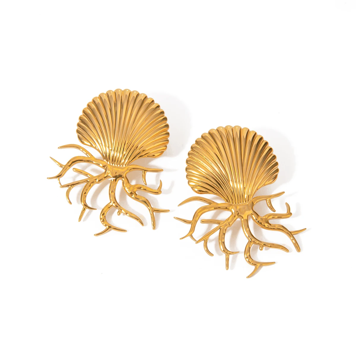 Boucles d'oreilles corail et coquillage plaquées or