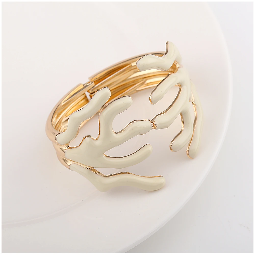 Bracelet corail blanc et doré