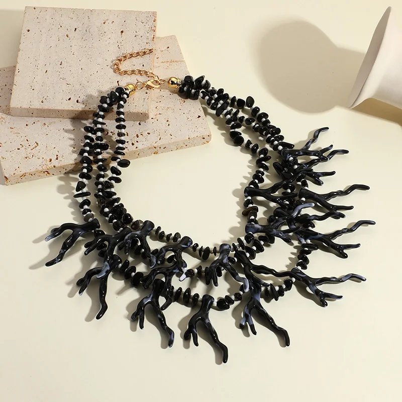 Collier corail noir multiple