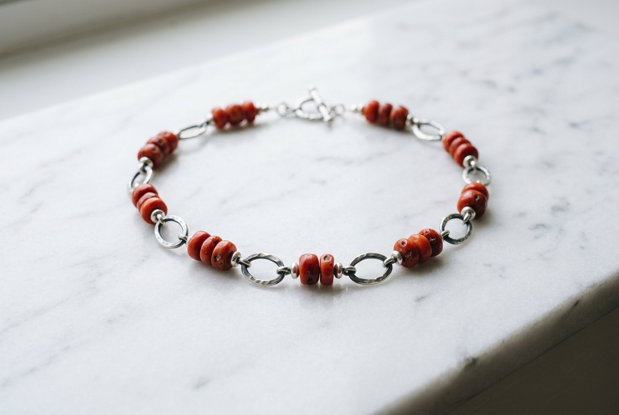Collier corail et argent femme - illustration